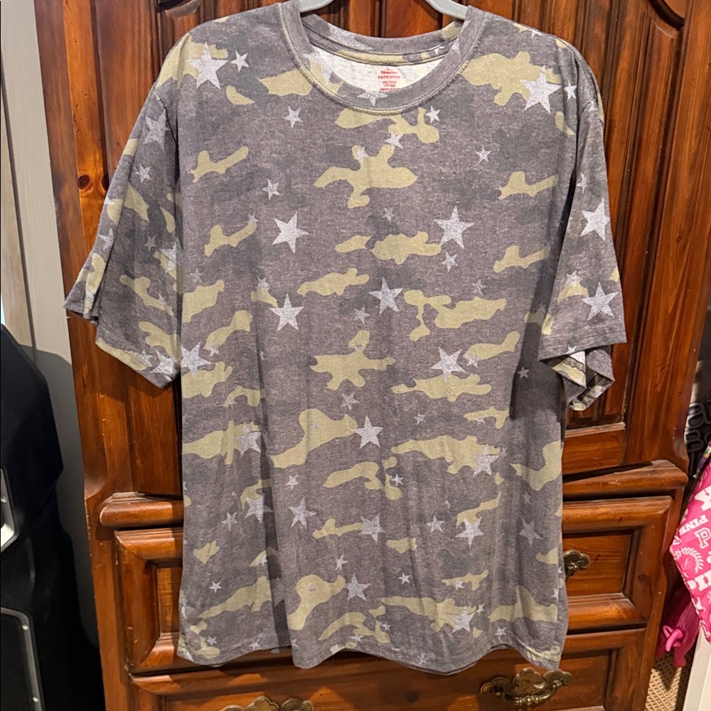 Gray and Tan Camouflage Star Print Women's Short Sleeve Tee